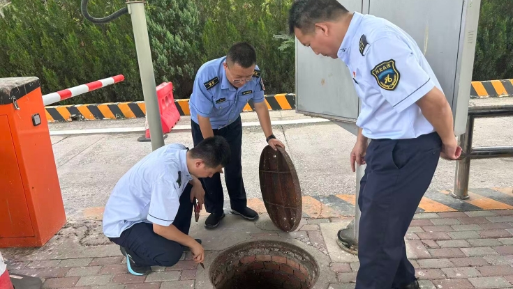 闻“风”而动 防患未然 白草畔收费站扎实开展台风隐患排查工作